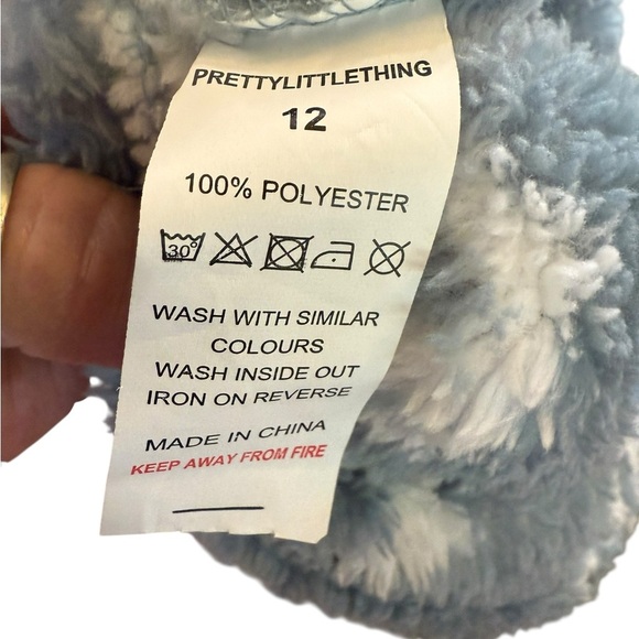 Pretty Little Thing Fuzzy Hooded Crop pullover sweatshirt womens size 12 - Picture 5 of 8